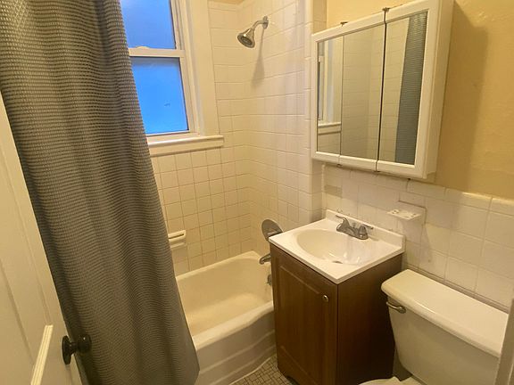 4th image of 286 Revere St APT 1