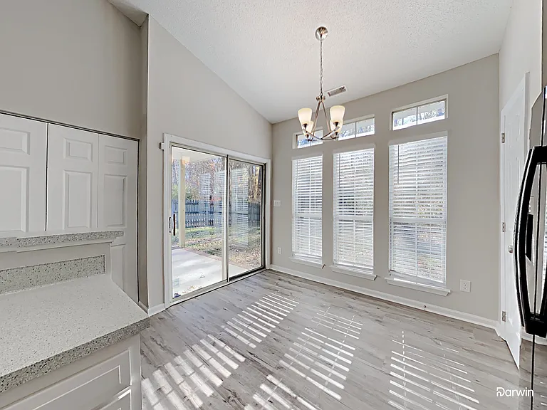 423 Cottonwood Park Dr — Photo 8