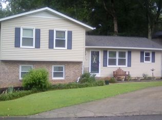 528 Agewood Dr, Simpsonville, SC 29680