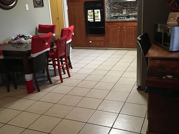 3rd image of 1317 E Washington St