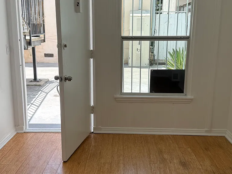 7717A Romaine St — Photo 18