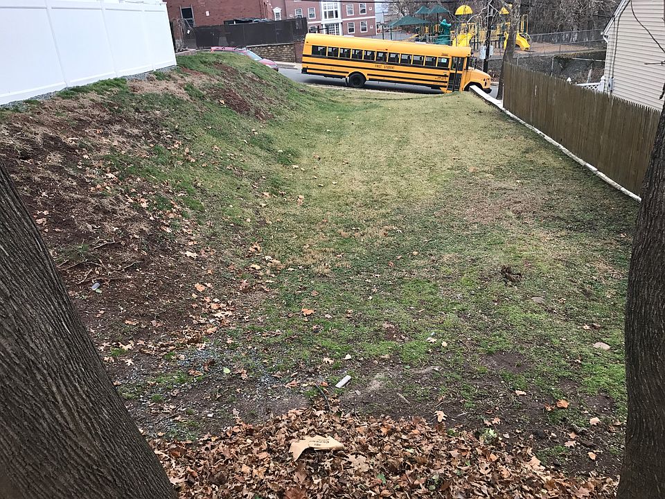 2nd image of 279.5 Sutton Ave