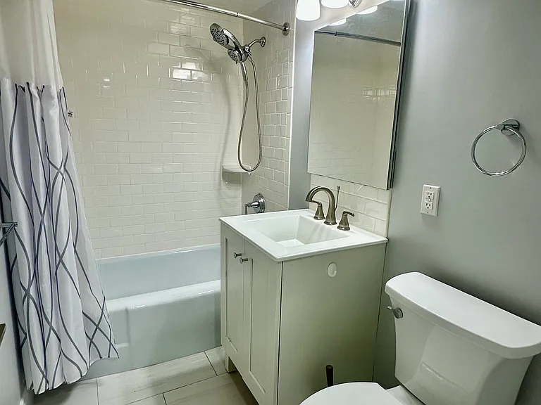 887 Farmington Ave #2I — Photo 12