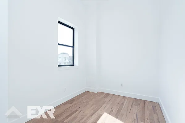 Rented by EXR | media 36