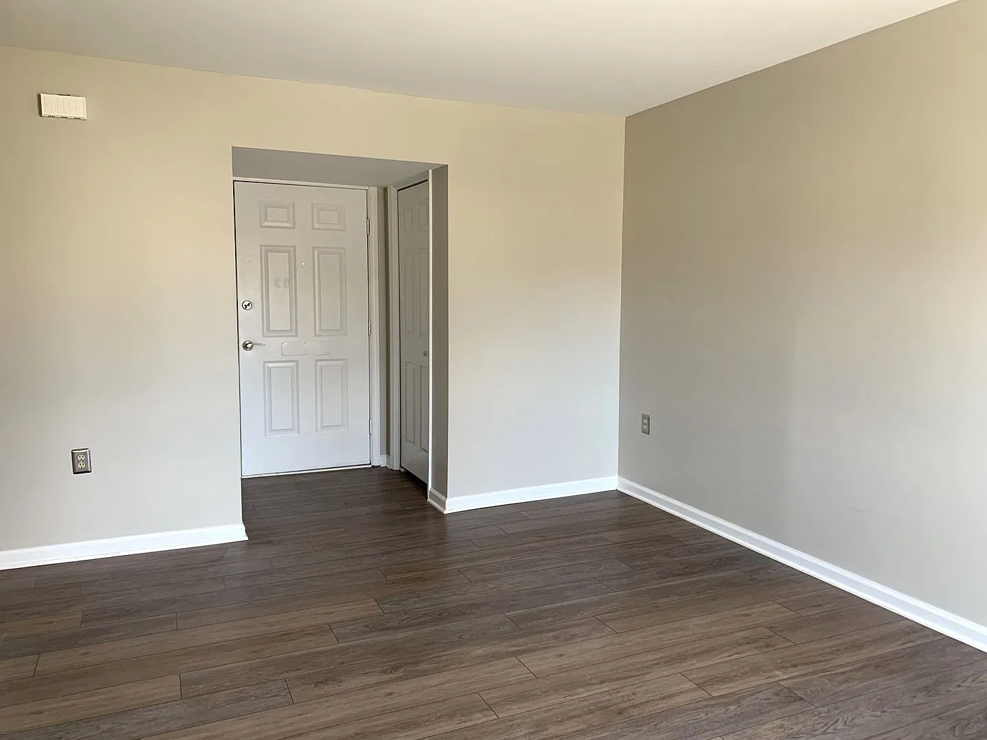 253 College Ave — Photo 4