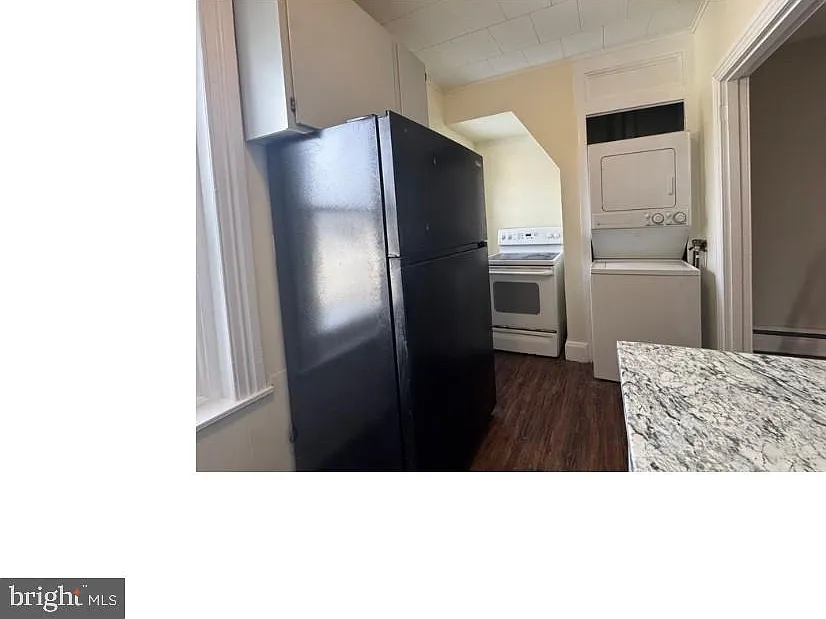 1 bed, 1.0 bath, 2103 sqft, $1,200 — Photo 3