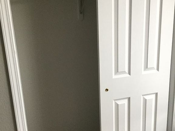 4th image of 810 Wildwood Dr APT 204