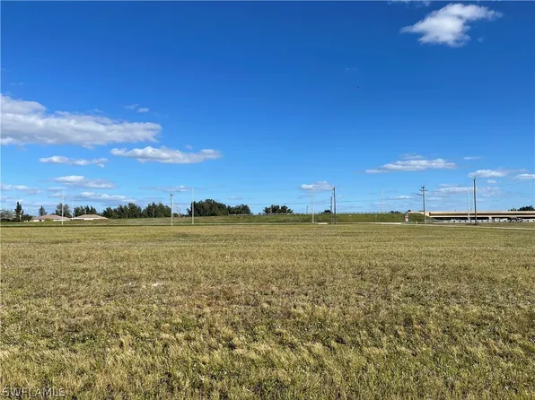 919 NW 32nd Pl, Cape Coral, FL 33993