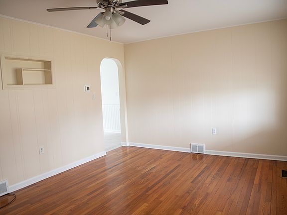 5th image of 1349 Lititz Rd
