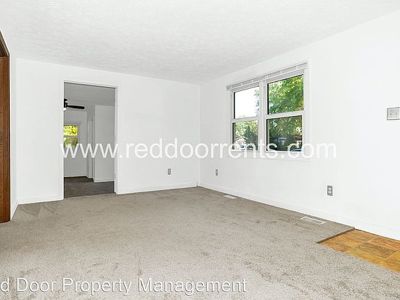 5th image of 28 Myrenia Ave