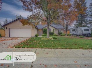 883 Paramount Way, Redding, CA 96003