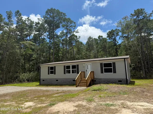 1075 N Windward Drive, Supply, NC 28462