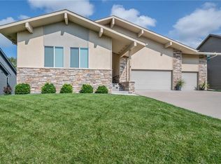 3591 NW 164th St, Clive, IA 50325