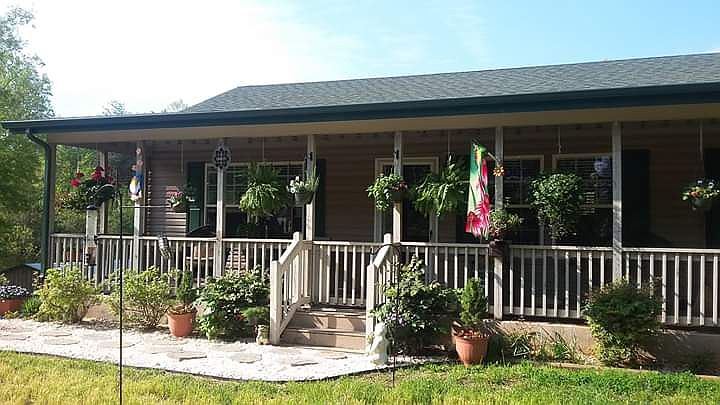 Beautiful front porch 