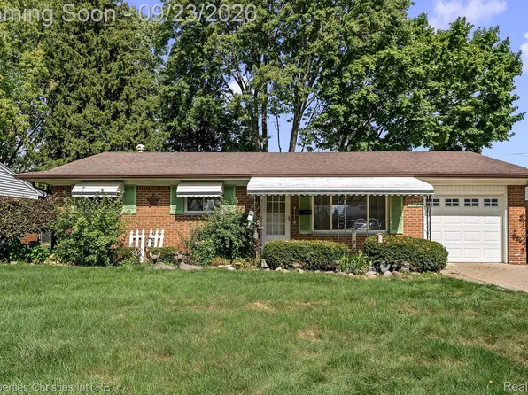 11283 Plumridge Blvd, Sterling Heights, MI 48313
