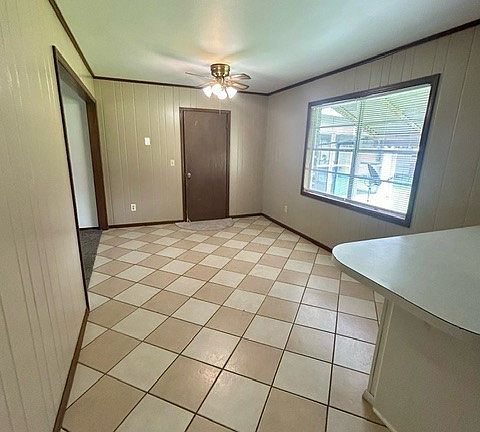 4th image of 107 Burkle Ave
