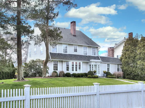 915 Old Post Road, Fairfield, CT 06824