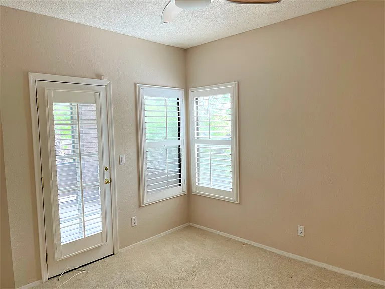 6655 N Canyon Crest Dr #21104 — Photo 16