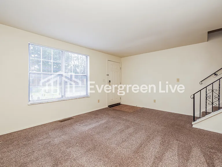 8021 Mount Hood Dr — Photo 6