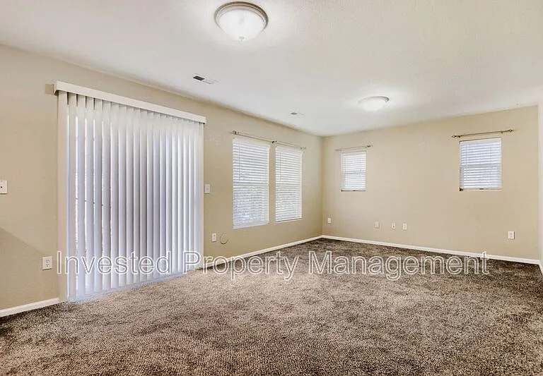 11602 Fenwick Cir — Photo 4