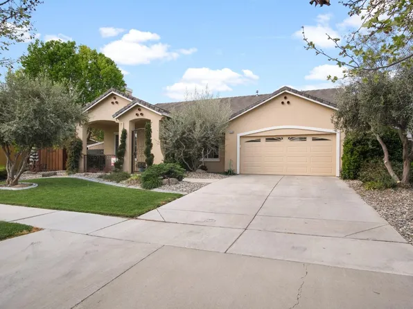 1113 Walnut Creek Dr, Newman, CA 95360