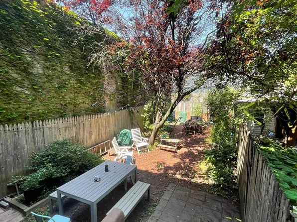 292 Van Brunt St APT 1, Brooklyn, NY 11231