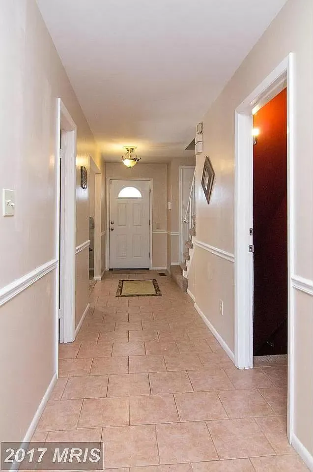 4 bed, 2702 sqft, $3,000 — Photo 2