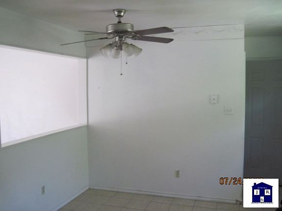4th image of 614 W Avenue A