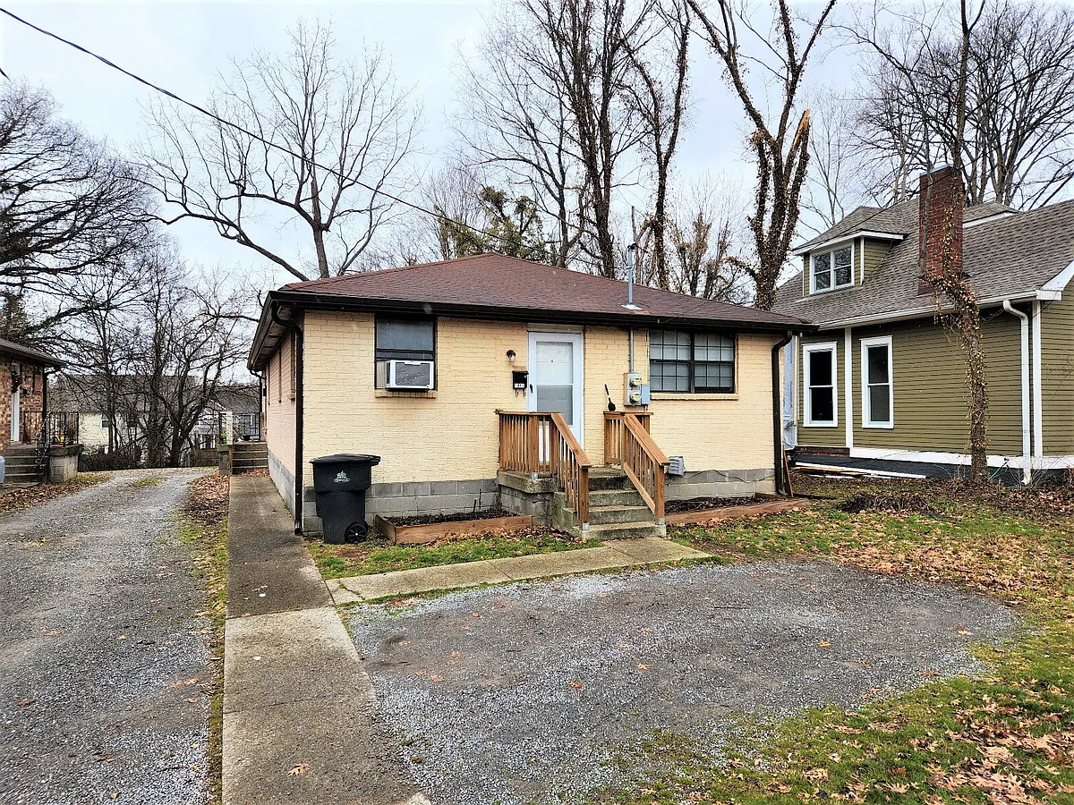 Building Photo - 1411 Douglas Ave #A