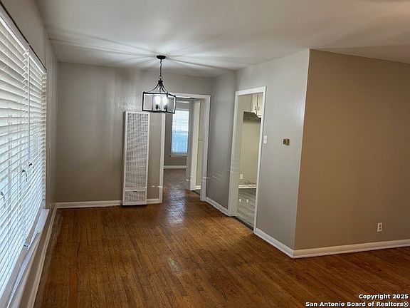 5th image of 306 LEMUR DR