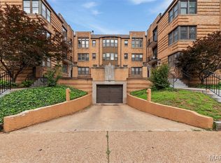 703 Westwood Dr APT 1B, Saint Louis, MO 63105