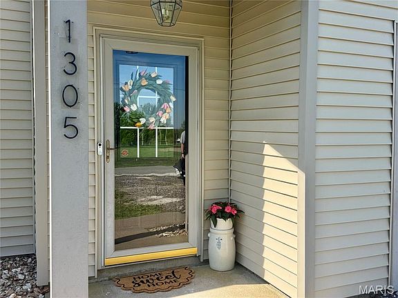 4th image of 1305 W New St