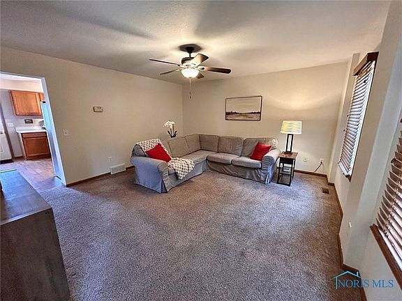 3rd image of 2279 Coe Ct
