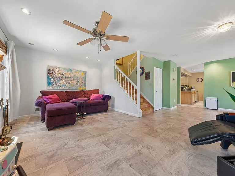 212 Westchester Ct #8 — Photo 21