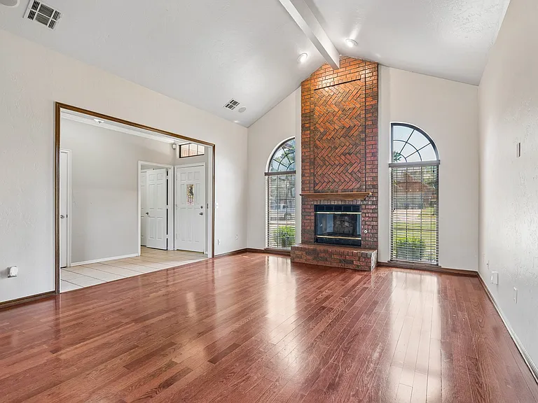 1809 Courtney Ln — Photo 8