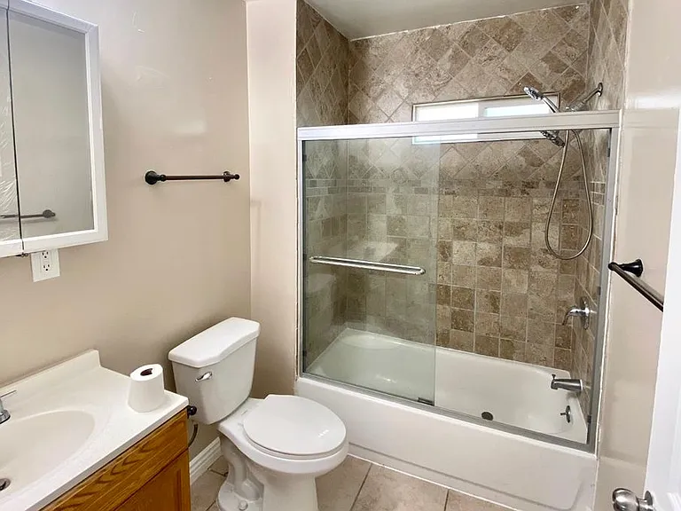 2712 Cutting Blvd — Photo 5