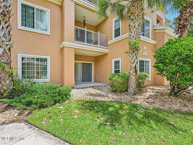510 Florida Club Blvd #101 — Photo 4