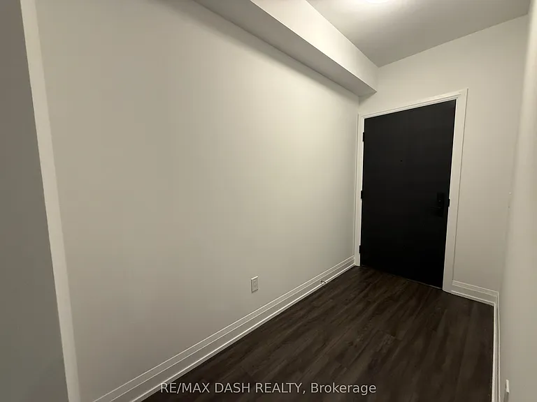 20 Soudan Ave #3606 — Photo 4
