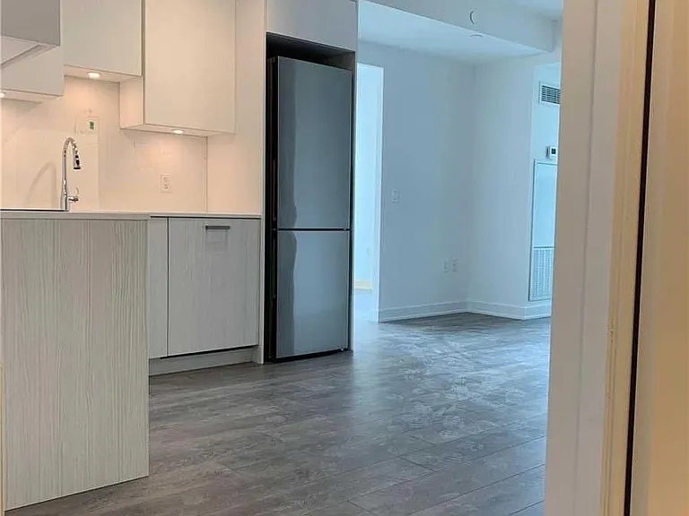 195 Redpath Ave #2212 — Photo 5