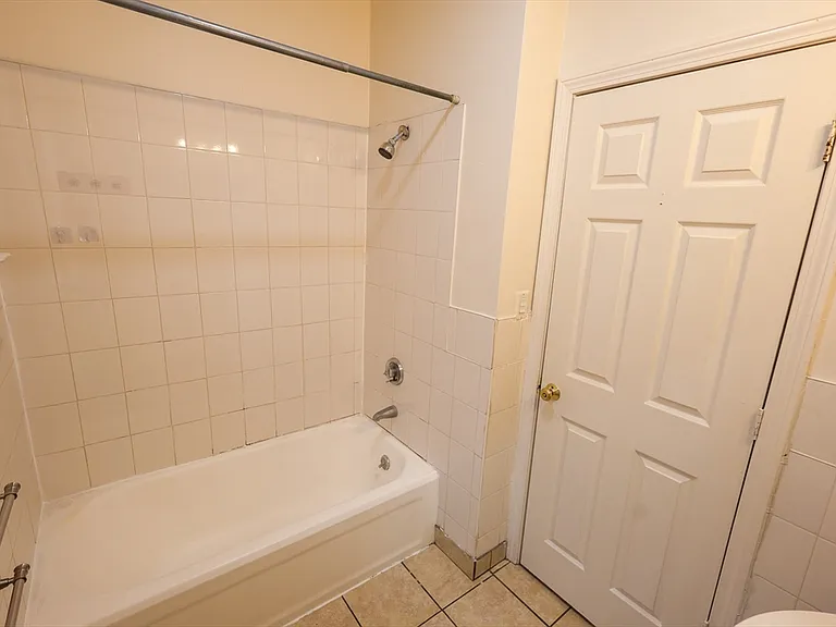 100 Seaver St #12A — Photo 12
