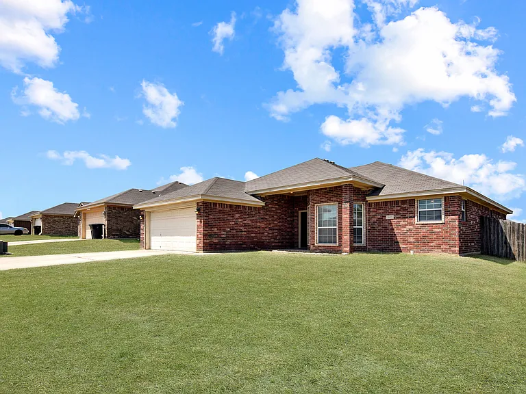 3605 Salt Fork Dr — Photo 3