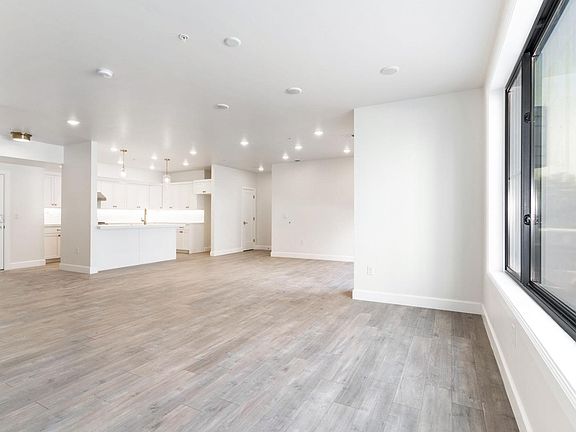 4th image of 2240 E Laney Ave #107
