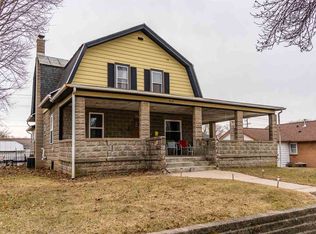 508 8th St, Baraboo, WI 53913