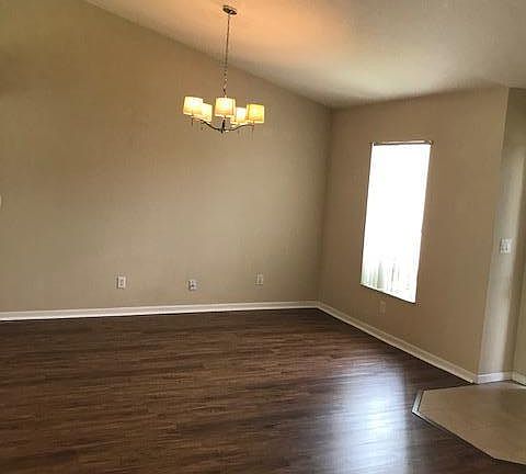 4th image of 1633 SE Floresta Dr