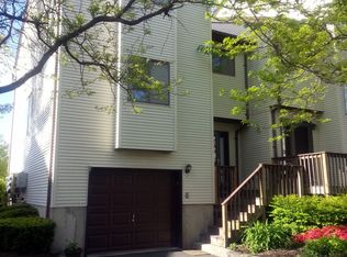 32 Chester Ln, Nanuet, NY 10954