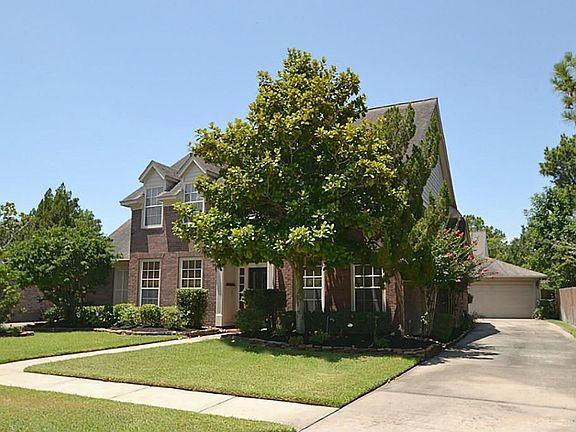 Beautiful 4 Bedroom / 3.5 Bath Home / Detached 2 Car Garage.