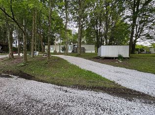 132 Pidgeon Dr, Evans City, PA 16033