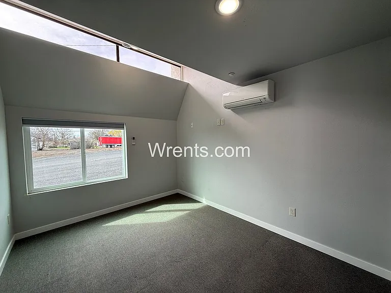 100 3rd St #11 — Photo 3