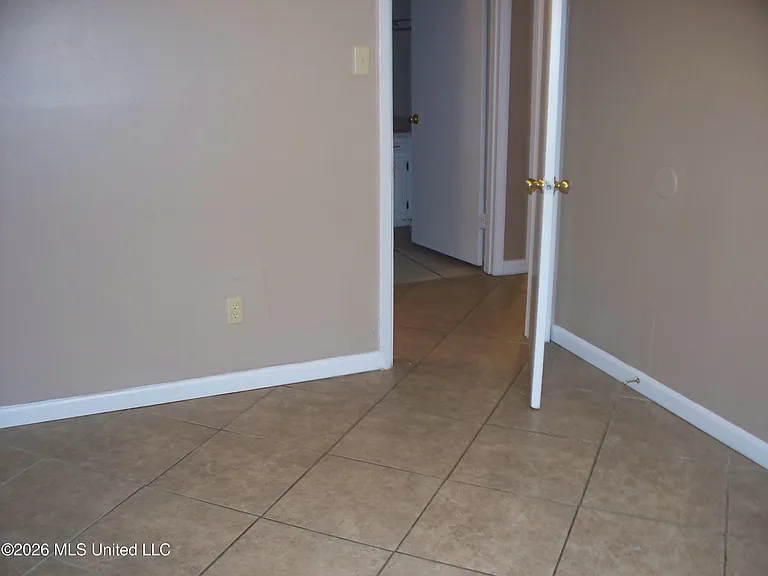2712 Connor Dr — Photo 17