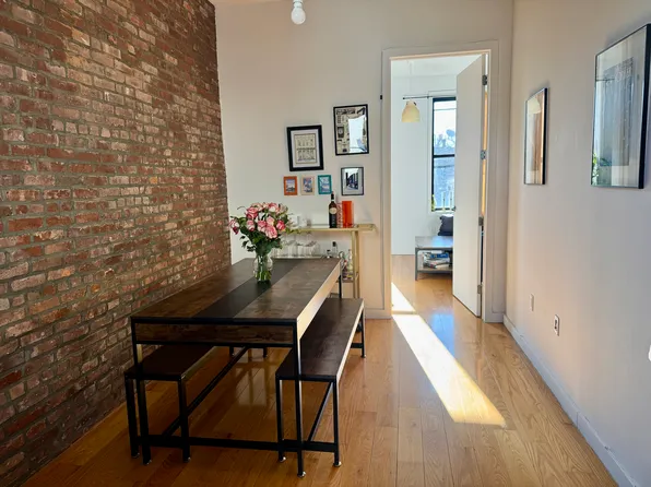 457 Jefferson Avenue image 1 of 7